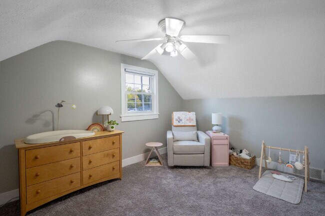 Building Photo - Spacious 4-Bedroom Home with Modern Amenit...