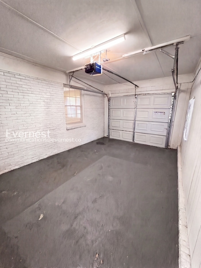 Building Photo - 4026 Angus Dr