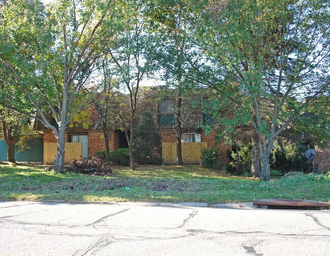 Primary Photo - 4910 Brookwood Rd