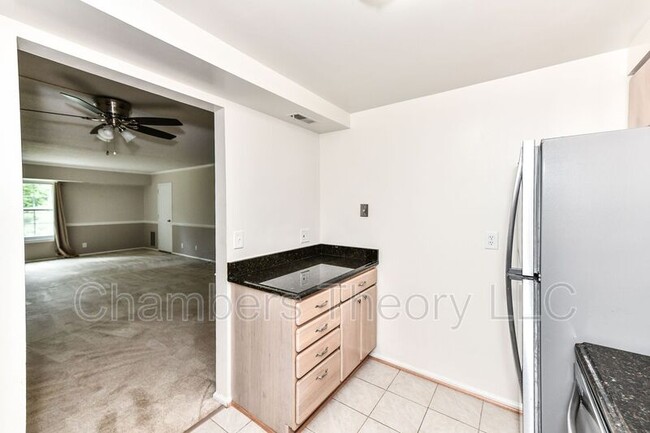 Building Photo - 7621 Tremayne Pl