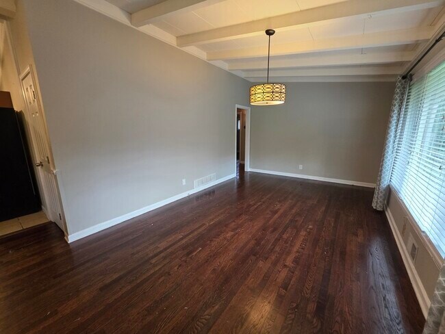 Building Photo - 3659 Ashwood Dr SE