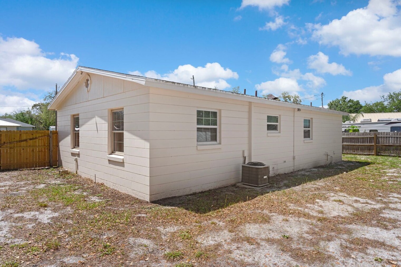 Building Photo - 2250 N Bennett Rd