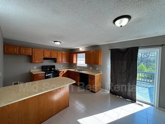 Building Photo - 125 Almond Cove