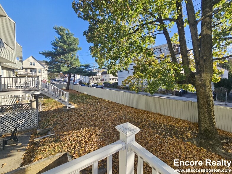 Building Photo - 146 N Beacon St