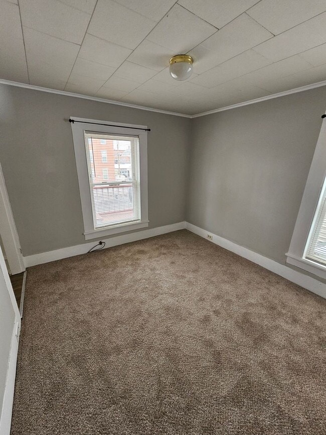 Building Photo - 260 Laurel St