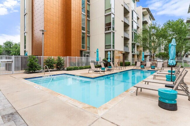 Building Photo - Sophisticated Living on Barton Springs