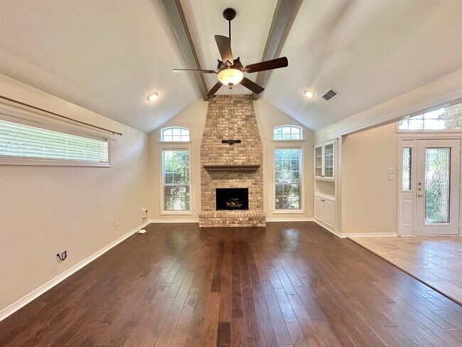 Building Photo - Stunning Home in the Heart of Tyler! 3bd 2...