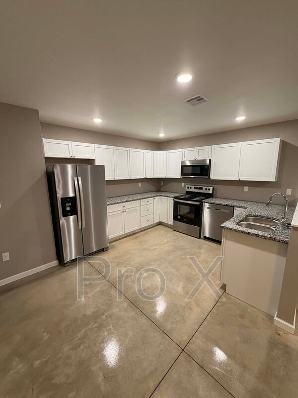 Building Photo - 285-287 S 4th St