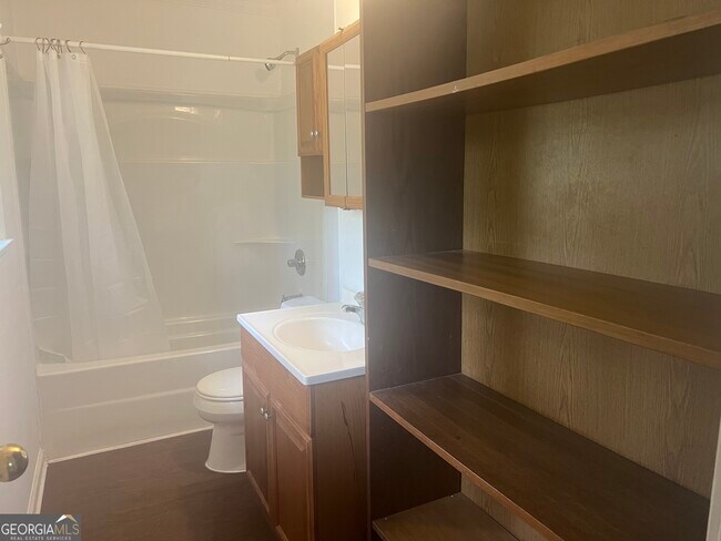 Building Photo - 1397 Peachcrest Rd