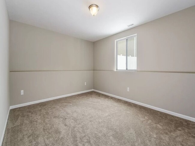 Building Photo - Beautiful Neighborhood with Newer Home for Lease