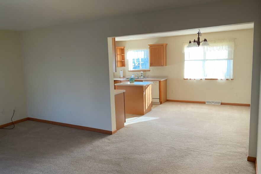 Building Photo - 508 3rd St