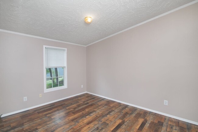 Building Photo - Nice 3BD/2BA Modular home near Lowes in Sylva available 5/1/26 for year long lease