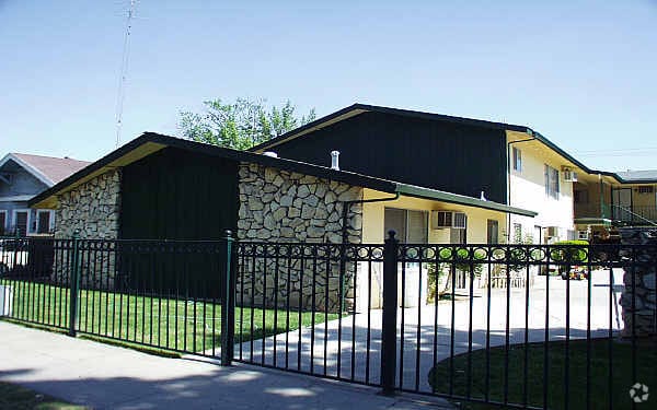 Building Photo - Cabana  Apartments