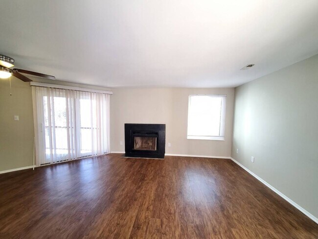 Building Photo - 7516 Pebblestone Dr