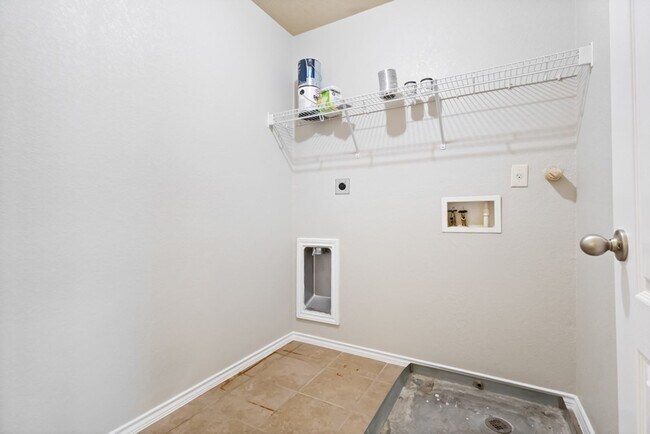 Building Photo - 426 Tequila Ranch