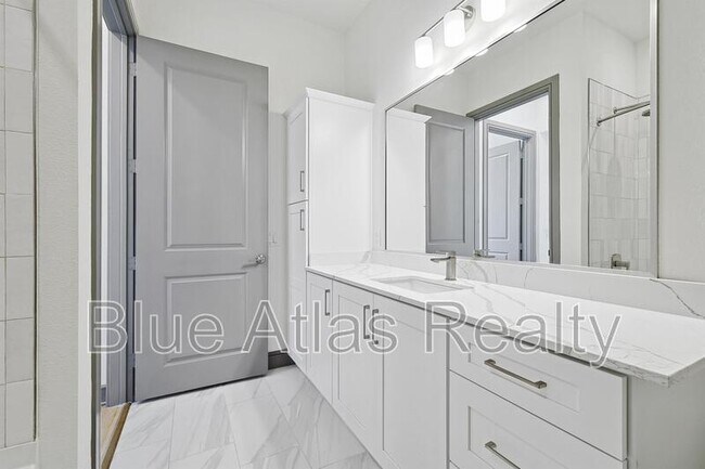 Building Photo - 2700 Old Denton Rd