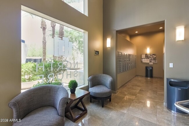 Building Photo - 945 E Playa Del Norte Dr