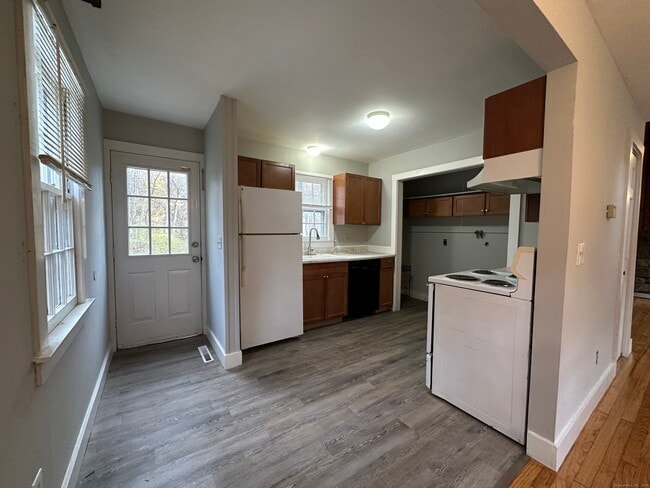 Building Photo - 25 Elephant Rock Rd