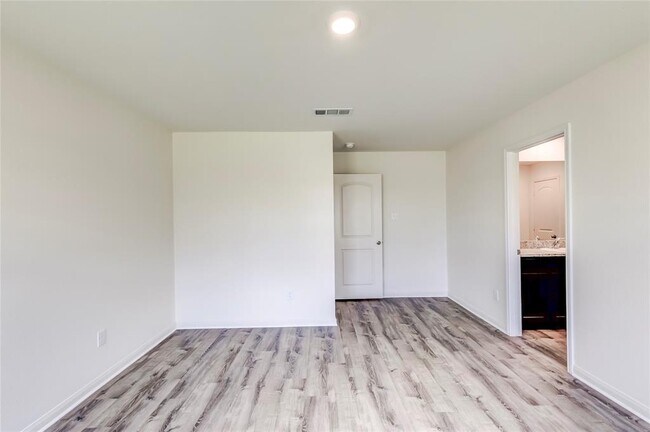 Building Photo - 18744 Speculator Ln