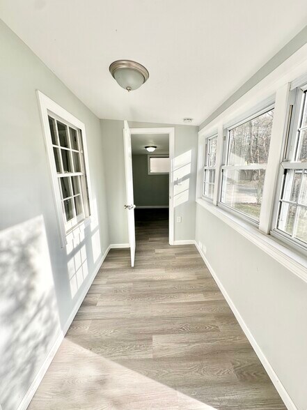 Building Photo - 63 Gentian St