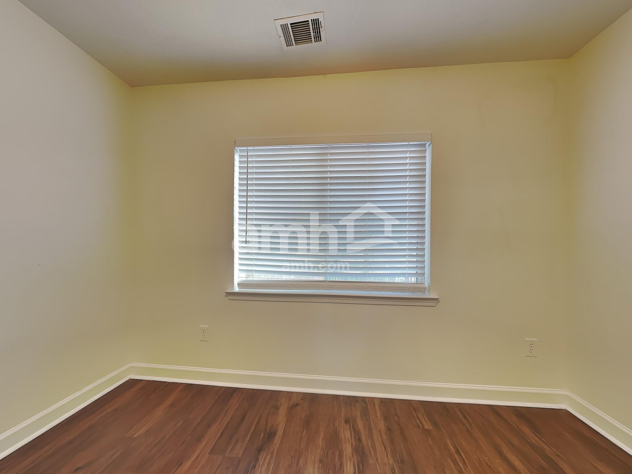 Building Photo - 344 Bristol Way