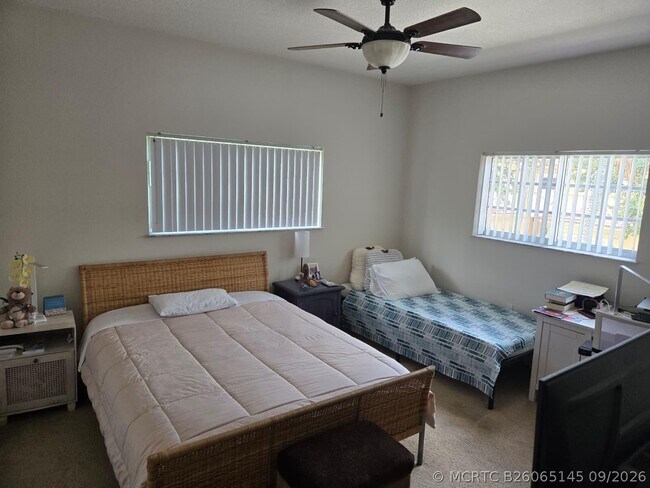 Building Photo - 4225 E Stonecreek Cir