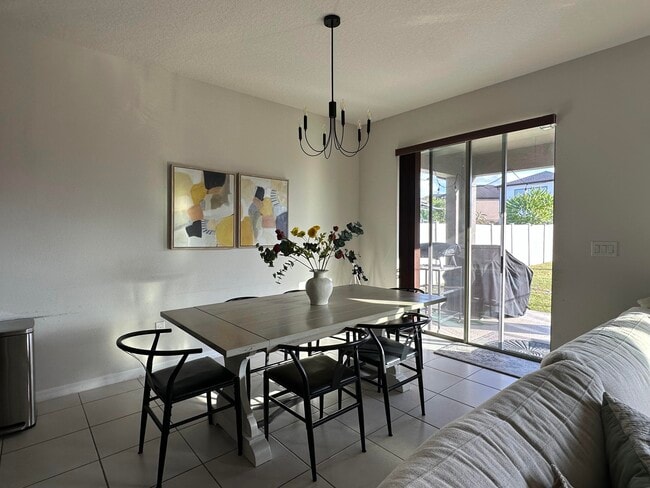 Building Photo - 10843 Rolling Moss Rd