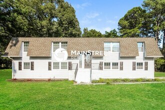 Building Photo - 4 Bedroom Pet-Friendly Home in CONYERS, GA...