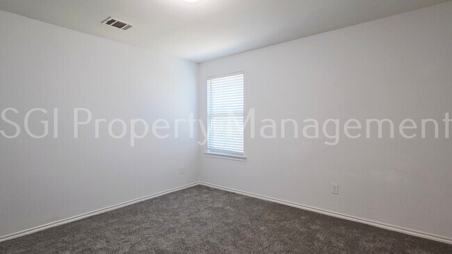 Building Photo - 1212 Bronze Ln