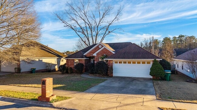 Building Photo - 12711 Misty Creek Dr