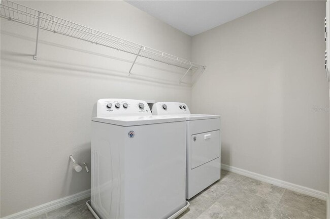 Building Photo - 8019 Glenlloyd Ave