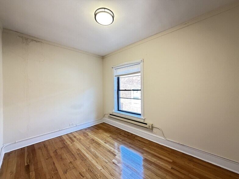 Building Photo - 805 Dempster St