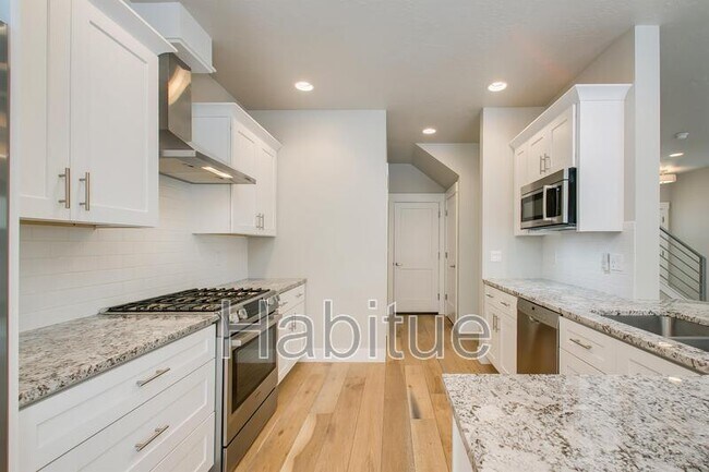 Building Photo - 2248 W Hill Terrace Ln