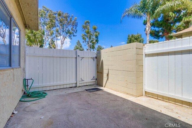 Building Photo - 9502 Pettswood Dr