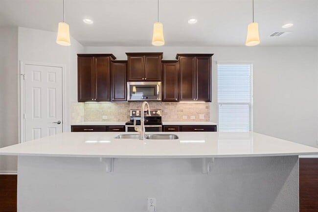 Building Photo - 16012 Remington Reserve Way