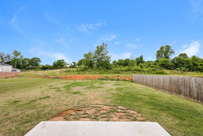 Building Photo - 5834 Un Grv Dr