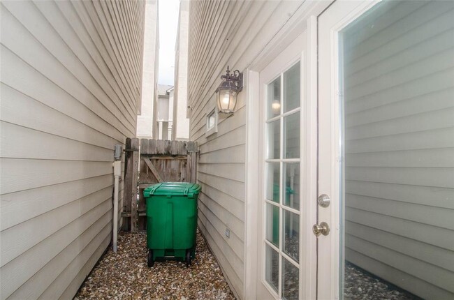 Building Photo - 1504 Birdsall St