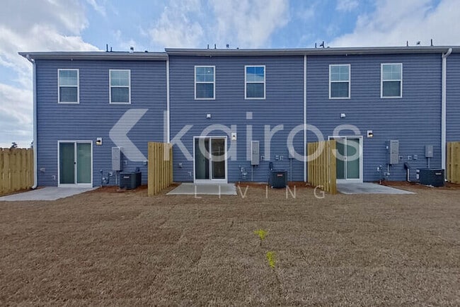 Building Photo - 2241 Banyon Cir