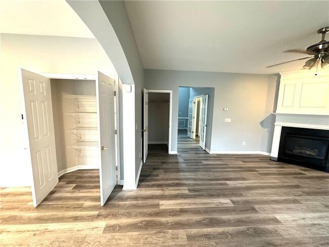 Building Photo - 5496 Village Trace