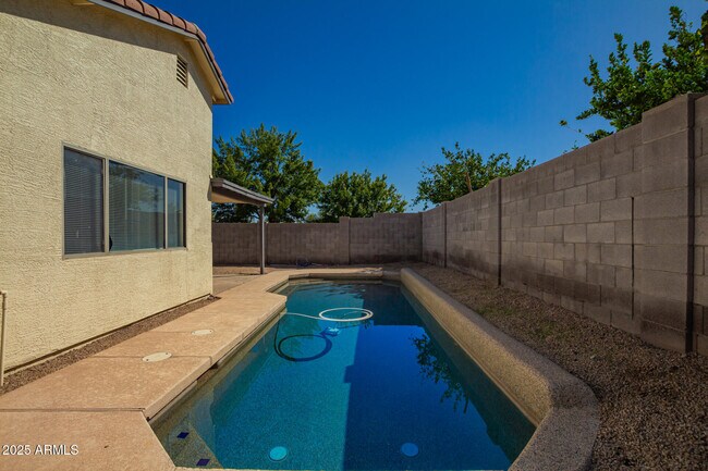 Building Photo - 40249 N Cassara Dr
