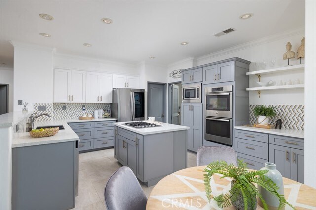 Building Photo - 27096 Ironwood Dr