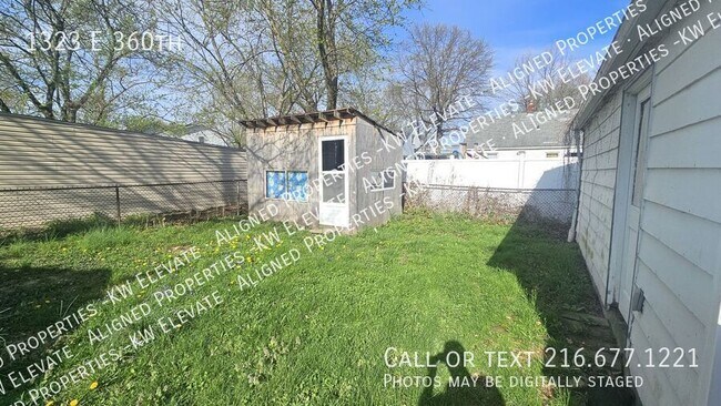 Building Photo - 1323 E 360th-
