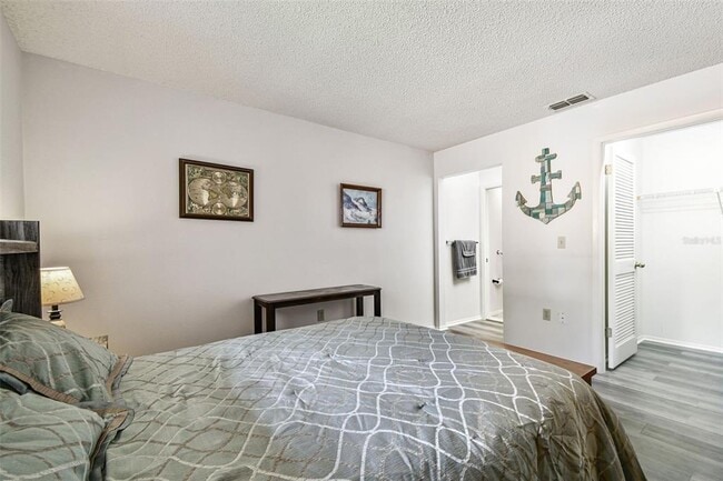 Building Photo - 7433 Greystone Dr