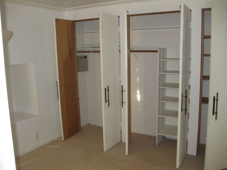 Bedroom 2 - 4822 Grand Ave