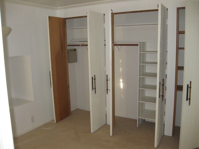 Bedroom 2 - 4822 Grand Ave