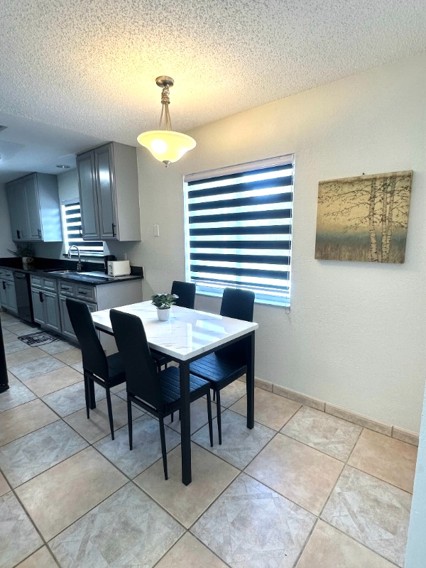 Building Photo - 8453 Mattituck Cir