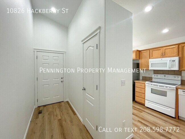 Building Photo - 10826 Hackberry St