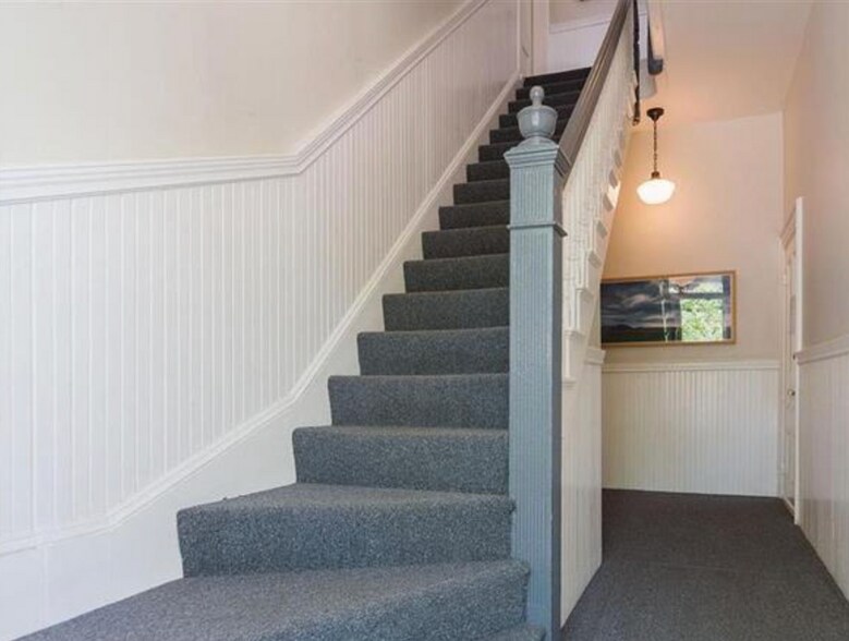 Front Hallway - 152 Pearl St