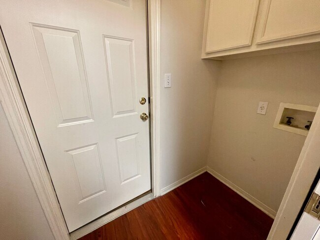 Building Photo - 5275 Timberline Ln