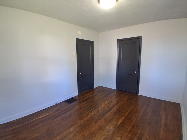 Building Photo - 127 Minnesota-